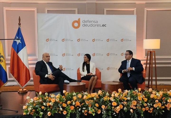 Villota & Villota en la apertura de Defensa Deudores en Quito